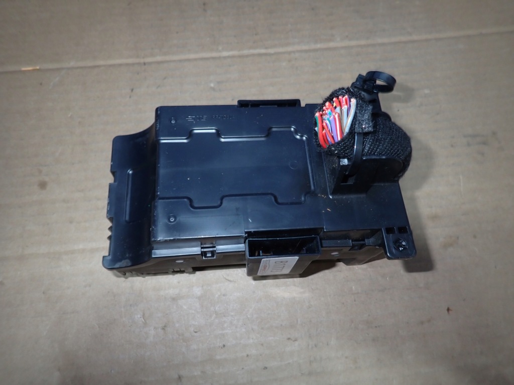 Szt коробка предохранителей opel mokka 2109261-2 с Разборки