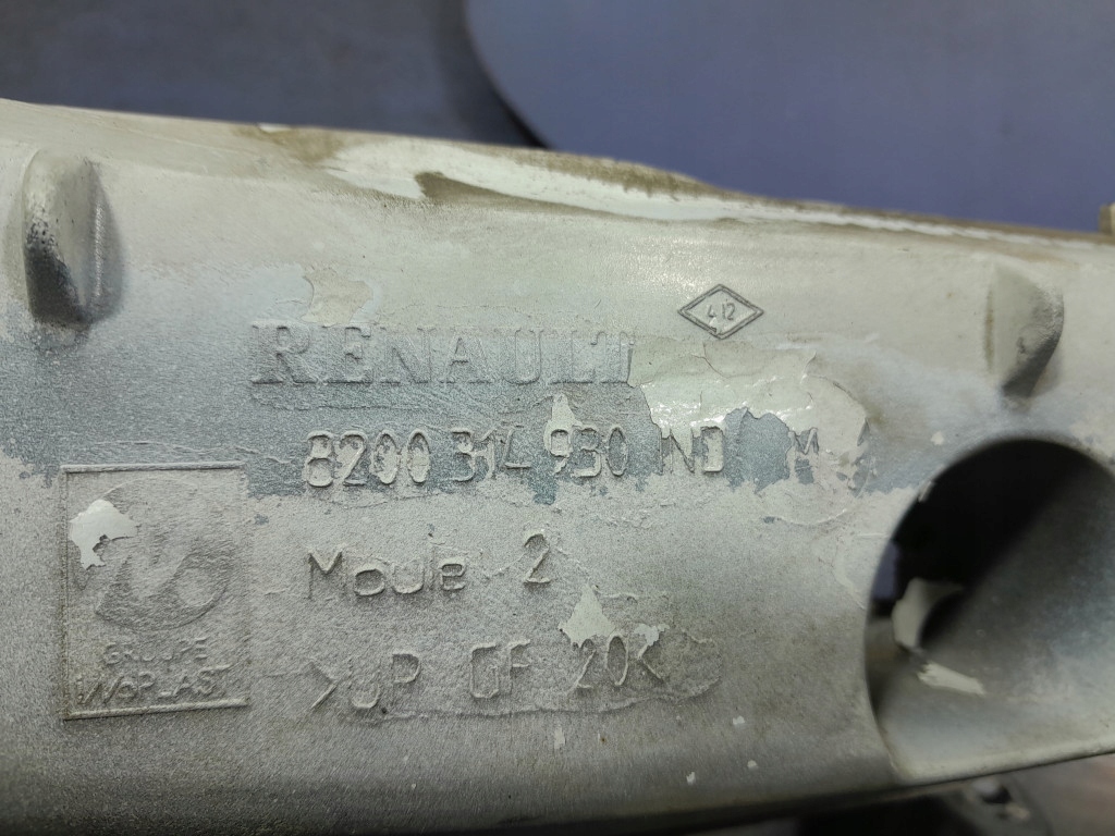 Clio 3 рестайлинг  крепления крепления крыльев перед 2 szt 631222342r ov369 с Разборки