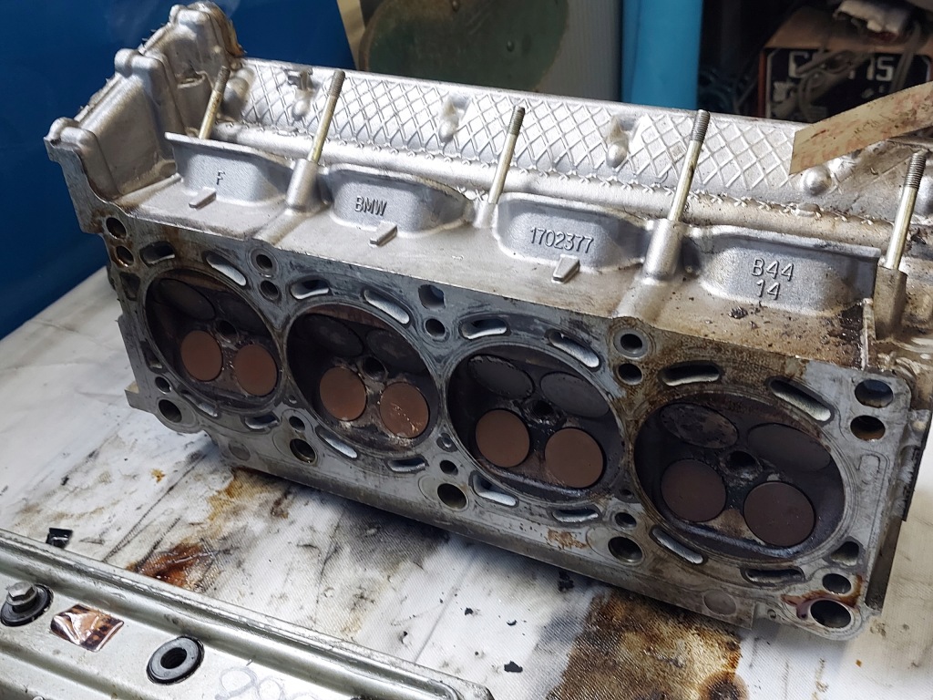 Головка bmw 840i 4.4 v8 1702381,1702377 Оригинал