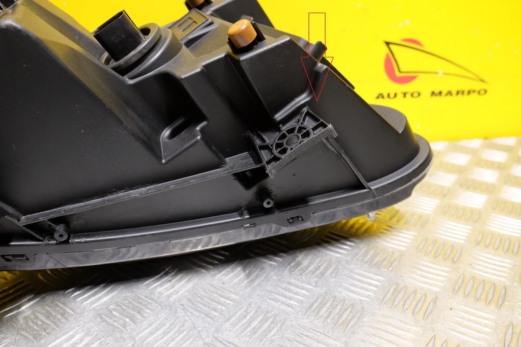 фото №15, Dodge charger 2015- фара лампа обычная линзованная с led левая usa