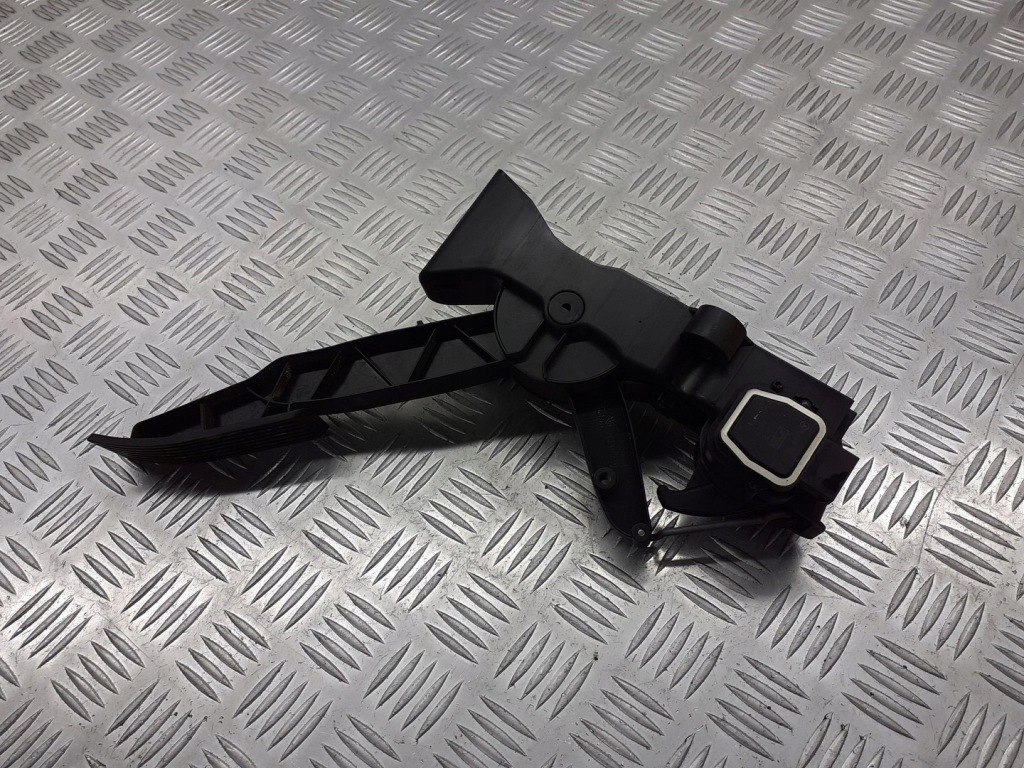 фото №1, Потенциометр газа mercedes w169 2.0 cdi a1693000104