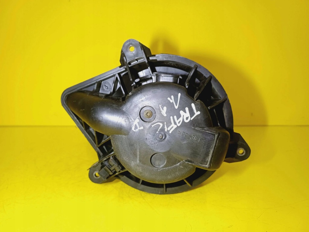 Повітродувка обдув вентилятор renault trafic 2 nr444 Оригінал