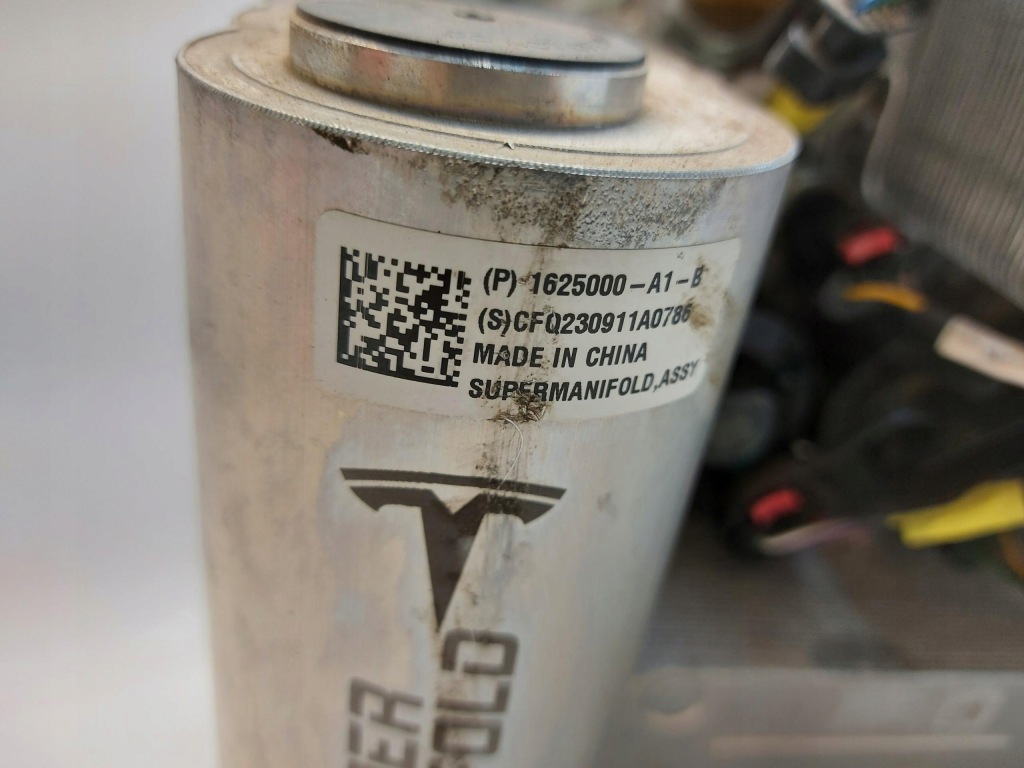 Tesla model y 2023r насос теплообменник тепла воды 1506859-00-d с Разборки