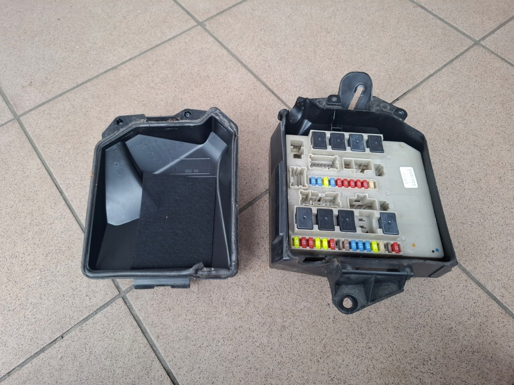 Купить Коробка предохранителей upc renault clio 3 674661b r9d020840