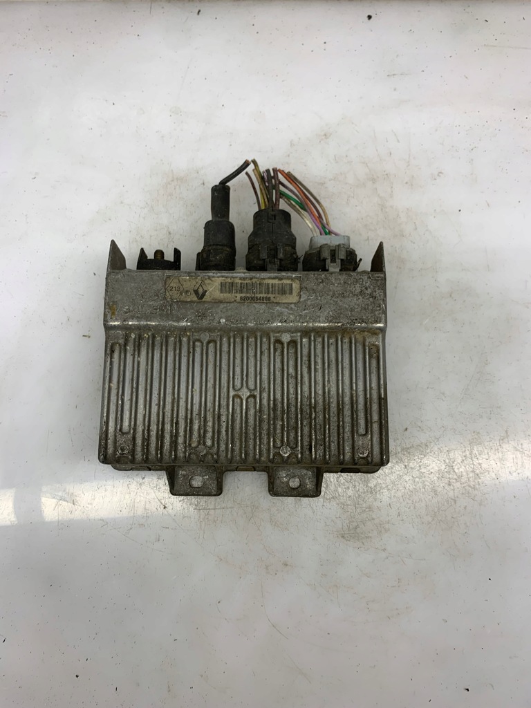 фото №1, Бортовой компьютер двигателя renault 8200054886