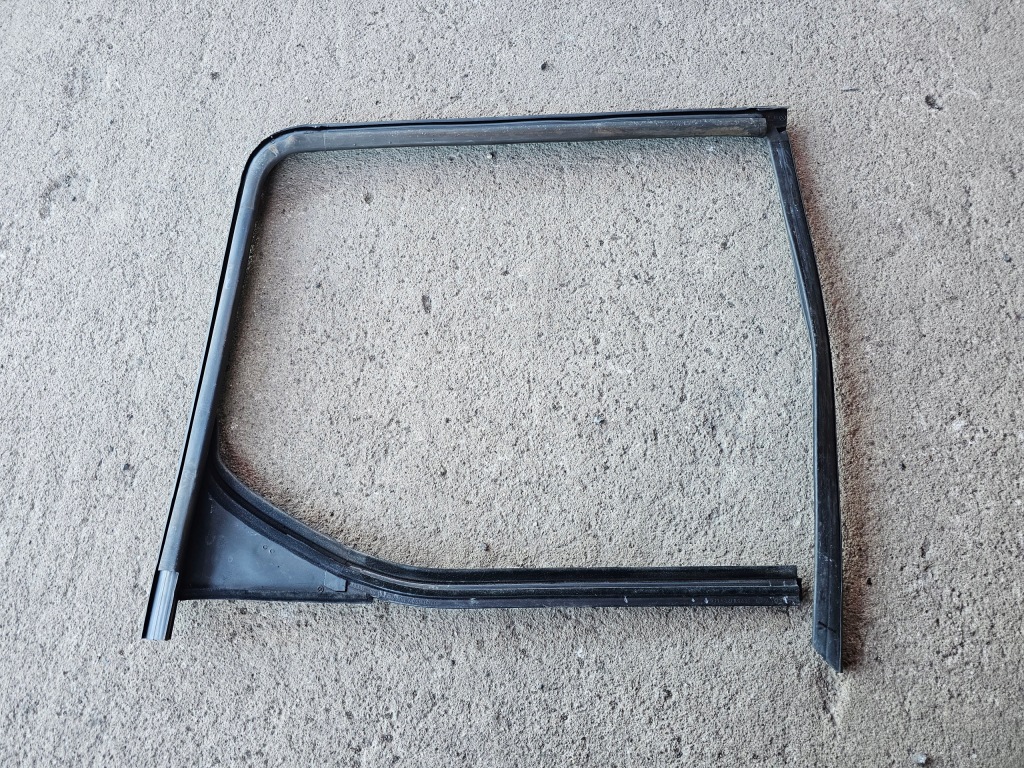 Peugeot rifter 21r прокладка стекло дверь раздвижных правая задняя 9818017380 Киев