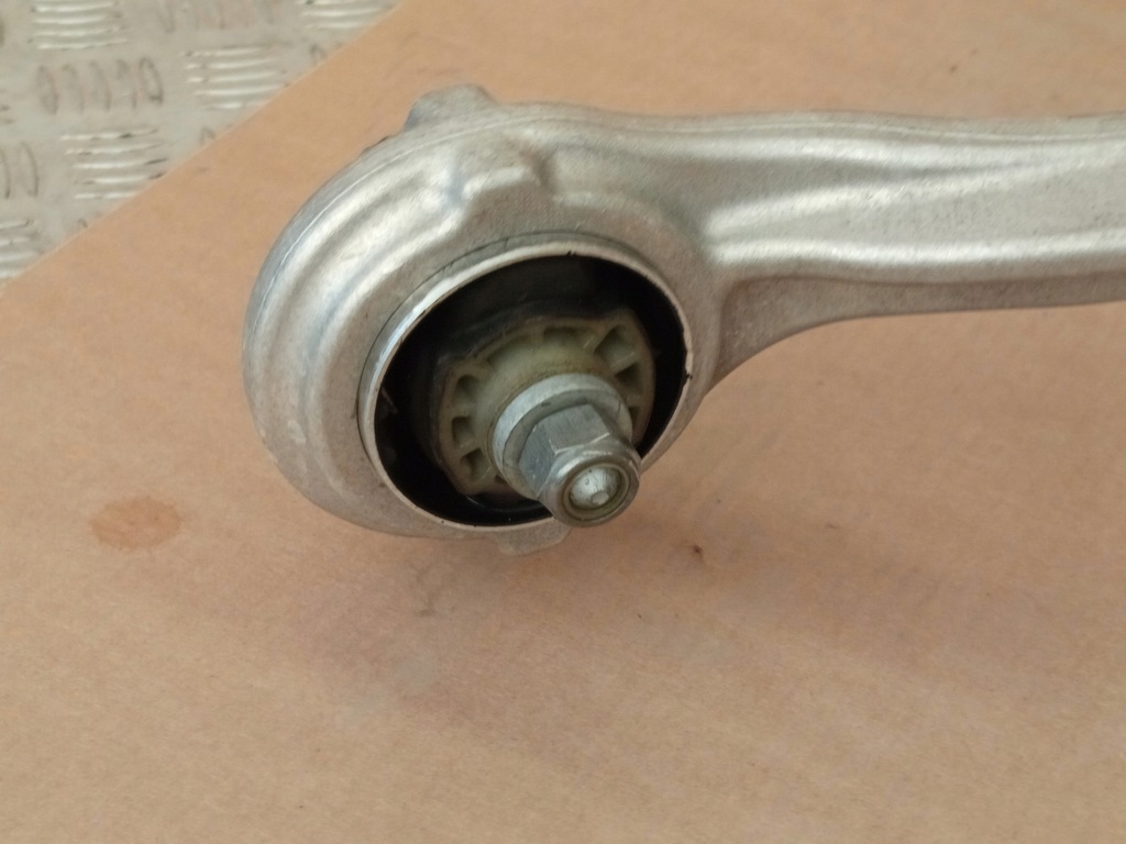 фото №12, Mercedes оригінальний номер a2063200800 w206 поворотний кулак амортизатор правий перед r2060200