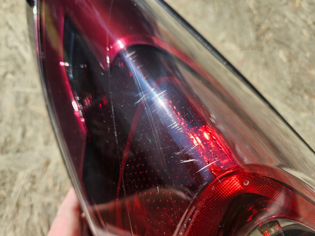 фото №6, Toyota оригинальный номер 81560-f4031 chr лампа led