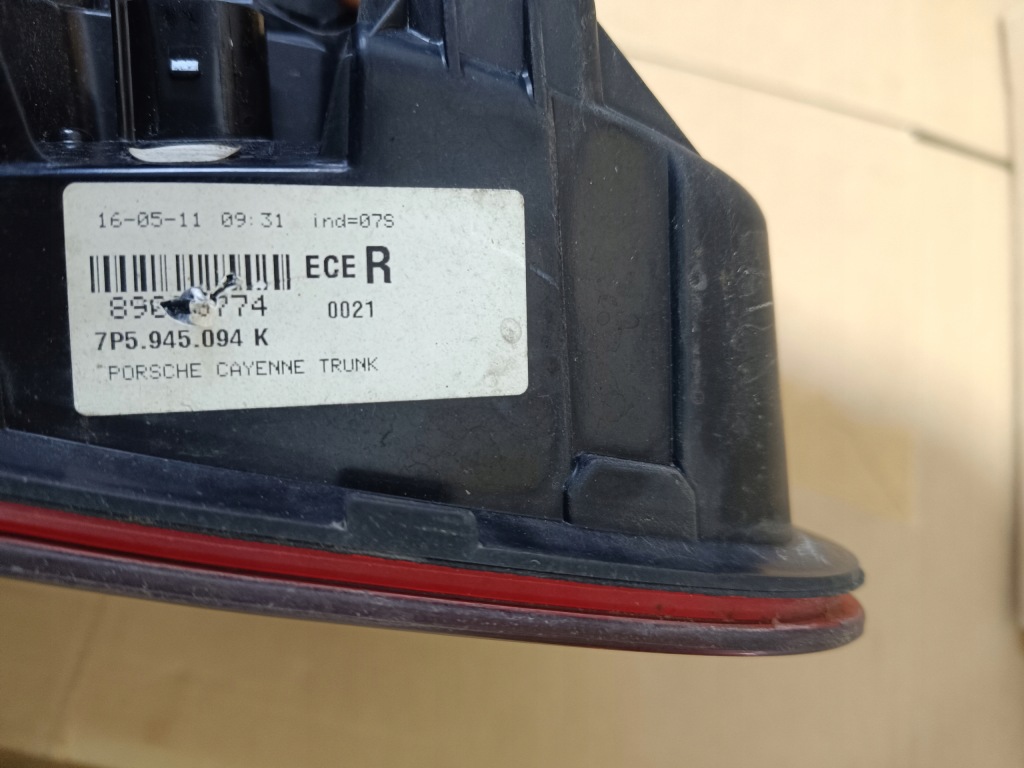 Фара правий задній porsche cayenne 2 led 7p5945094k Зі Шроту