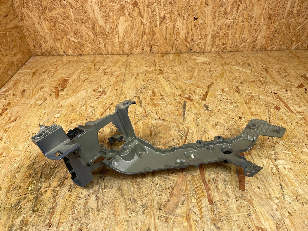 фото №10, Кронштейн кронштейн панель фары лампы перед правый polestar 2 ii 31688287 2020-