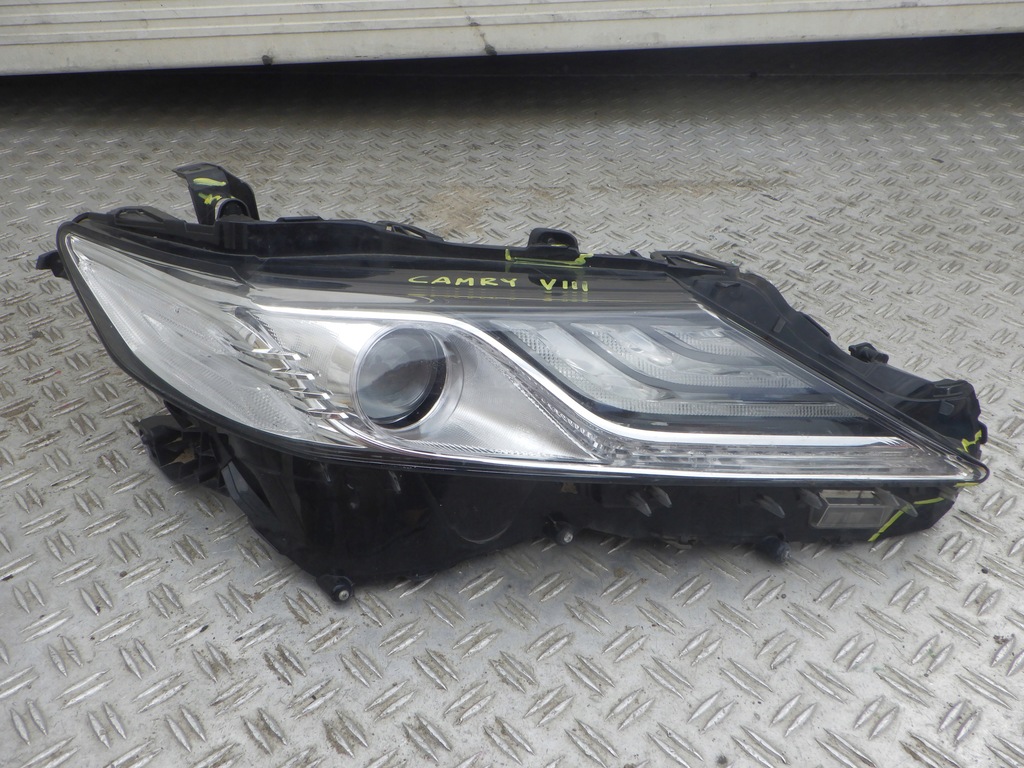 фото №1, Фара лампа права передня toyota camry viii