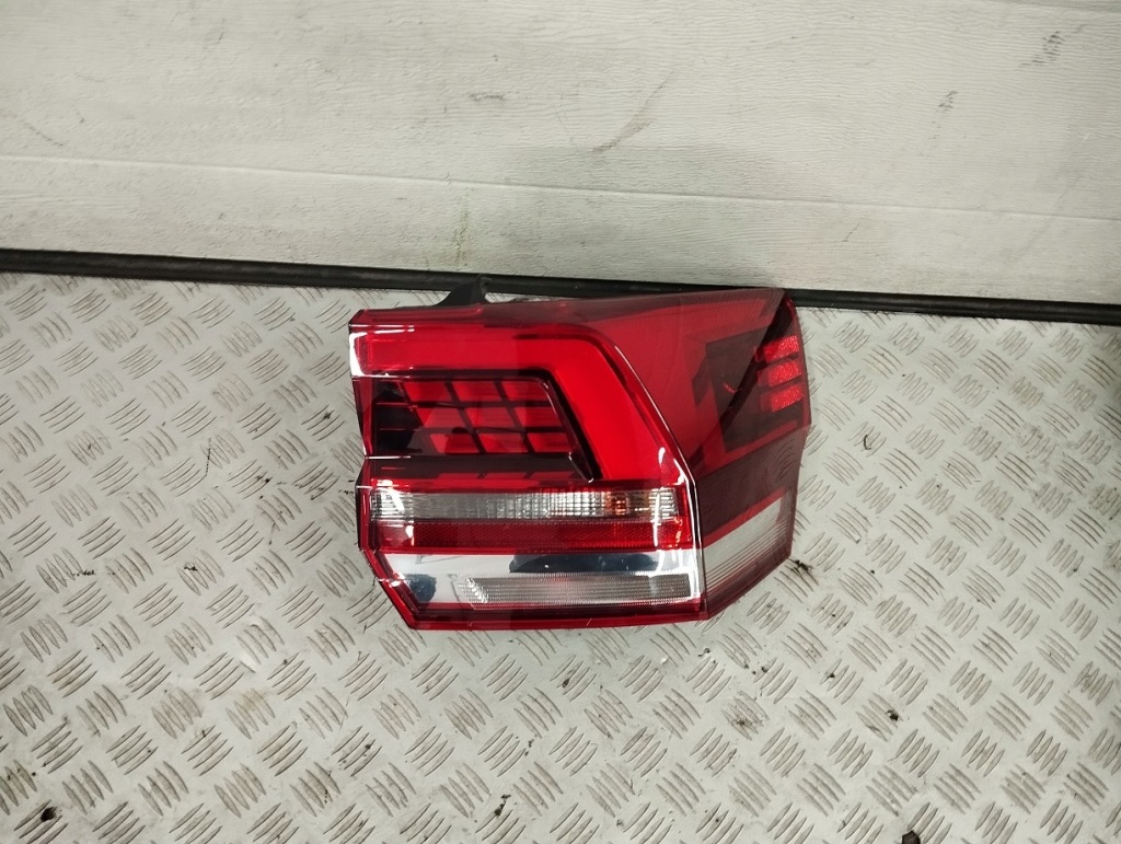 фото №1, Vw atlas teramont 2018 лампа правая правый задняя задняя led 3cn945208b