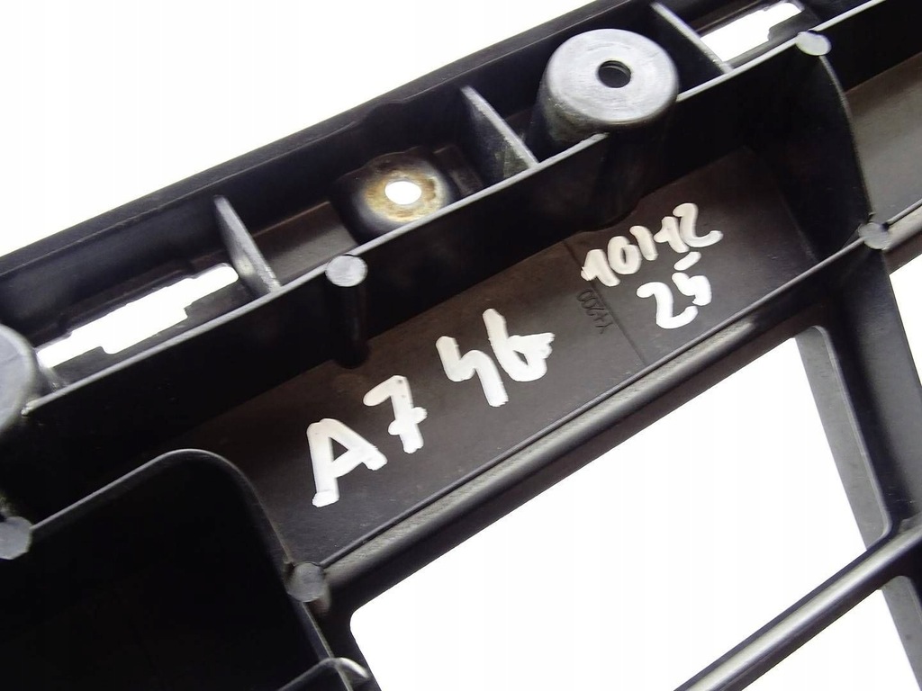 фото №7, Audi a7 4g8 підсилювач бампера решітка 4g8807233c