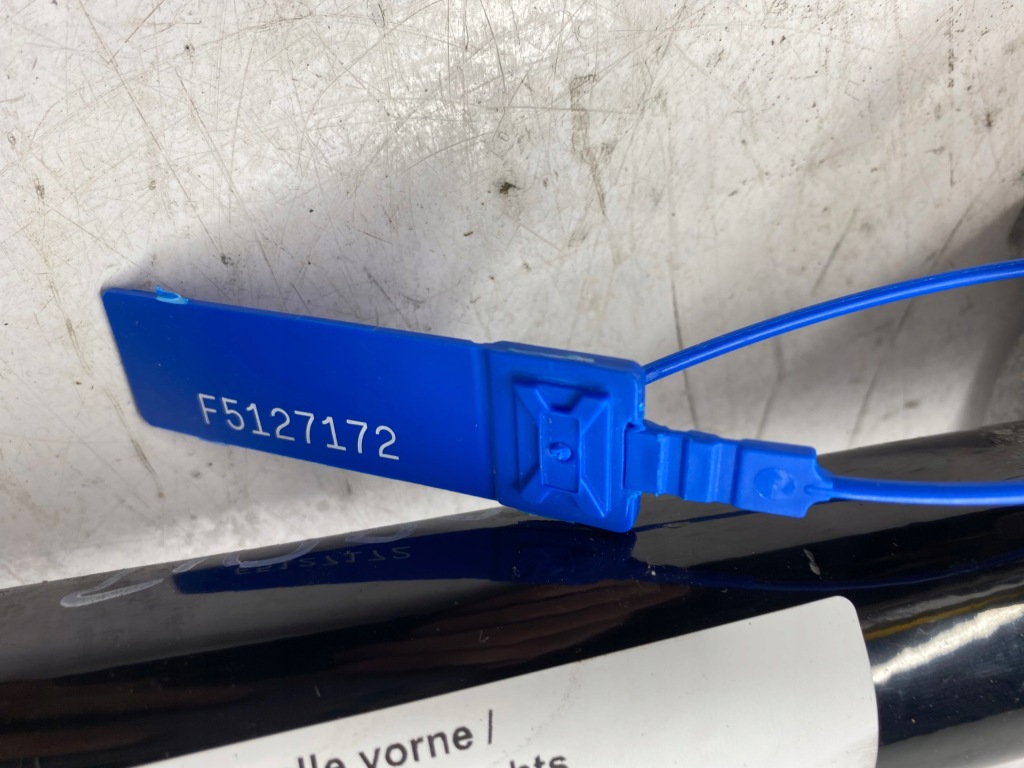 Bmw 2 active tourer u06 приводной вал правый  перед 9884770 Киев