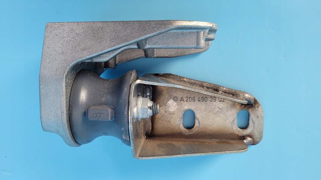 фото №7, Mercedes w206 2.0 cdi кронштейн подушка глушителя a2064903902 a2064920800