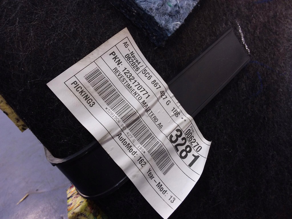 фото №4, Vw jetta vi обивка обшивка багажника левый