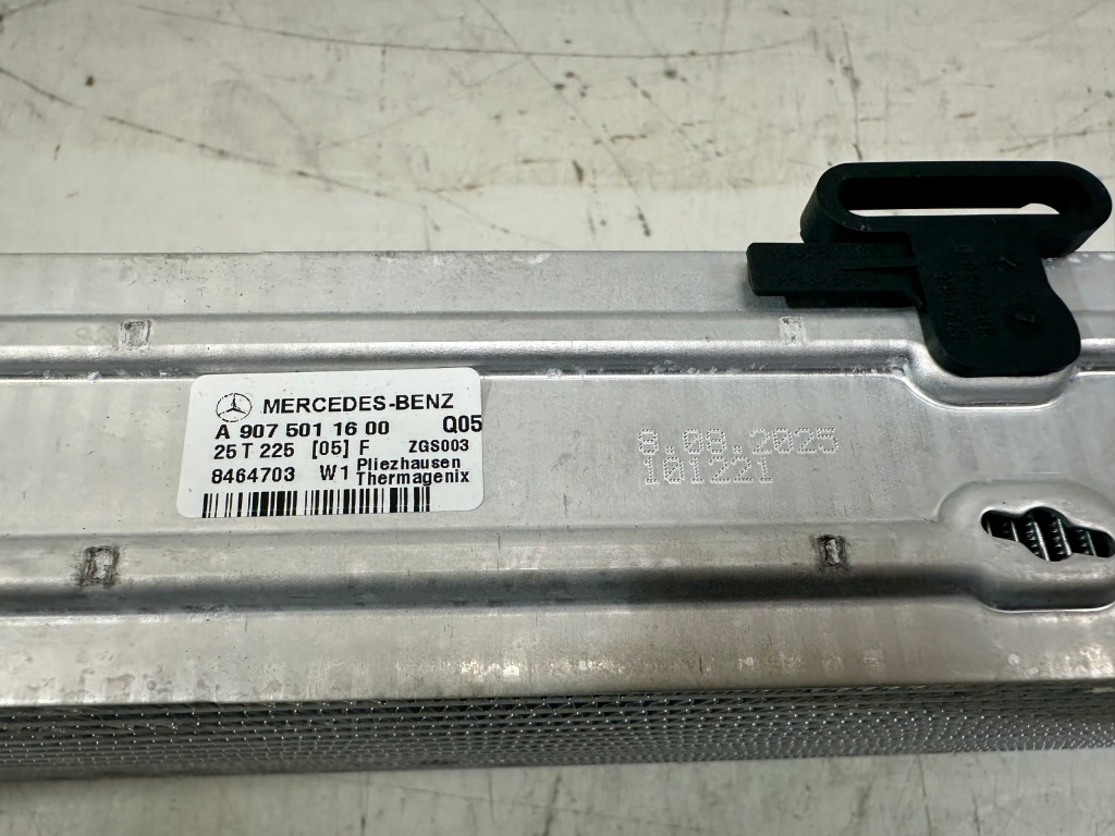 Інтеркулер mercedes sprinter 907 новий оригінал a9075011600 в Україні