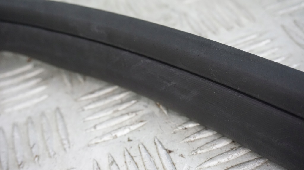 Mercedes w205 кабріолет  прокладка двері ліва в Україні