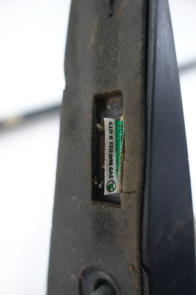 Купить Skoda superb 3 универсал 2015- рейлинги кровельные комплект 3v9860026b 3v9860025b