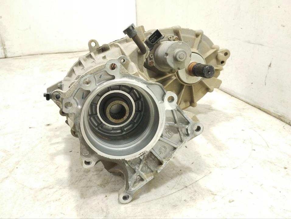 Коробка передач приборная dodge ram 1500 iv gen 2019 68250775ae Недорого