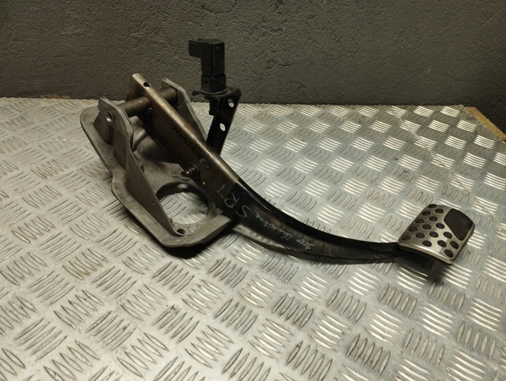 фото №1, Jeep cherokee wk2 педаль гальма хром 68303341ac