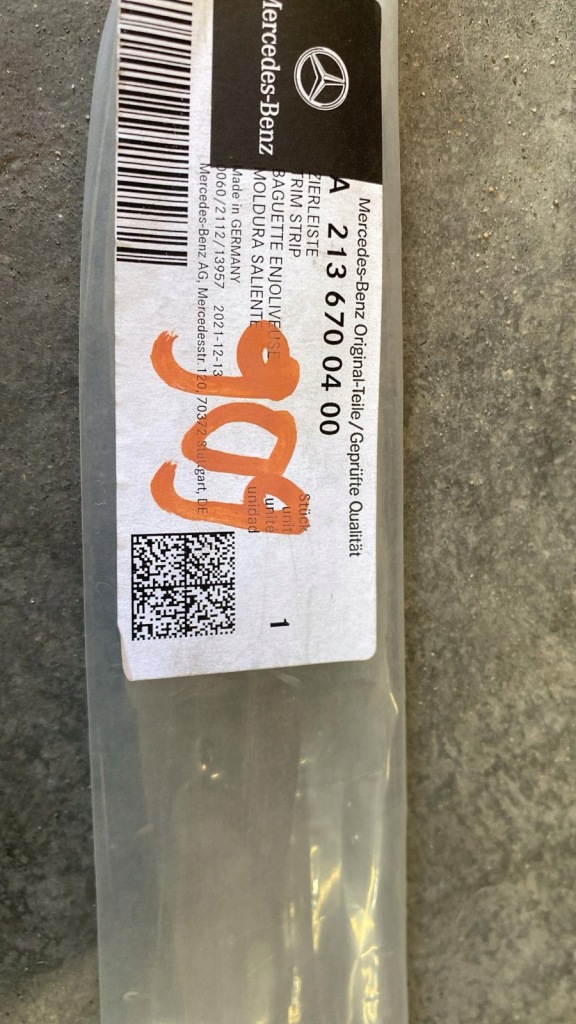 Купити Mercedes e klasa 213 w213 хром молдинг права задній a2136700400