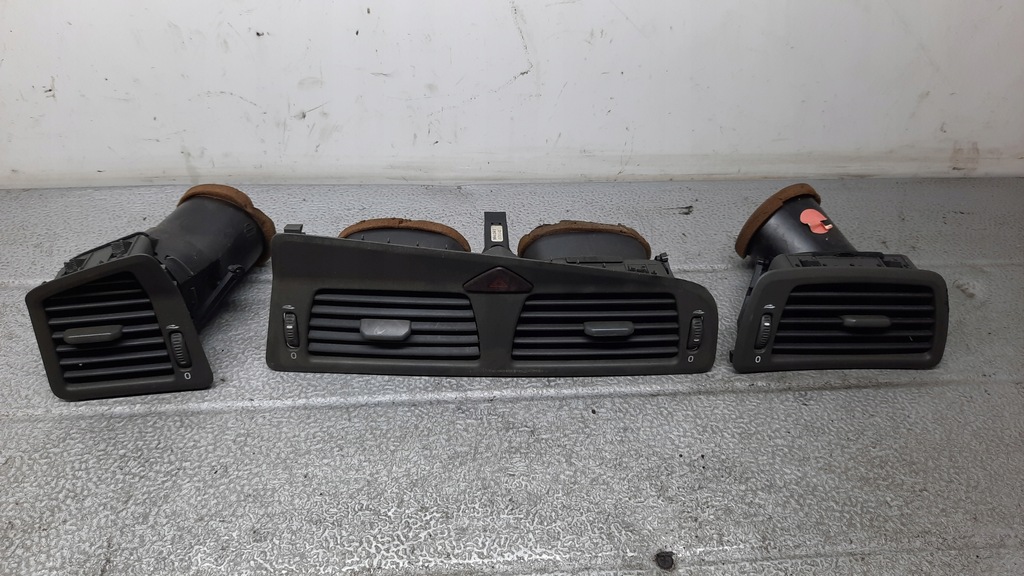 фото №1, Решётки обдув volvo s60 i комплект