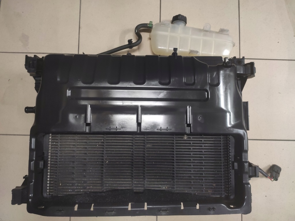 фото №2, Renault zoe 2013- комплект радиатор