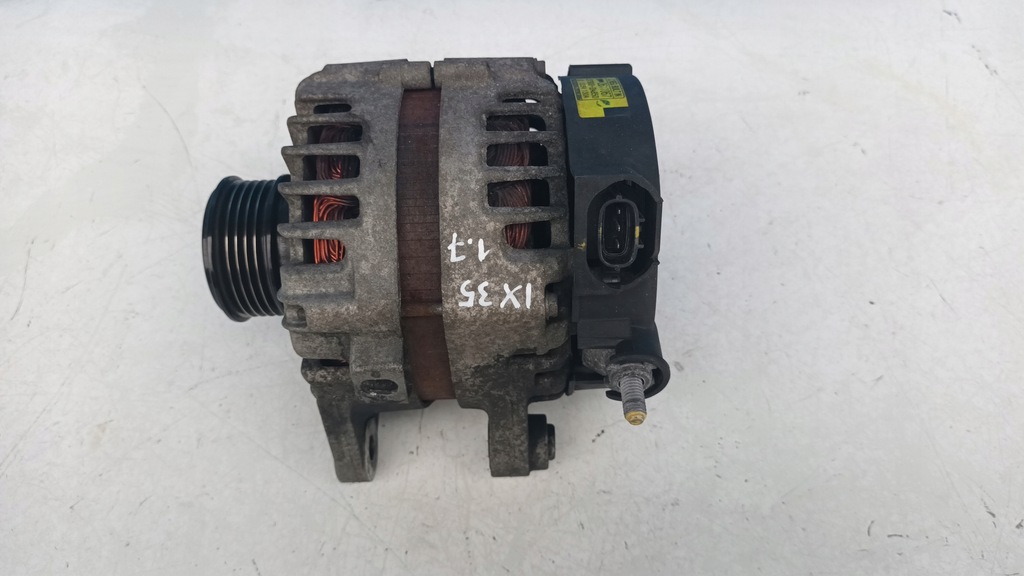 фото №1, Hyundai ix35 1.7 crdi генератор 37300-2a850