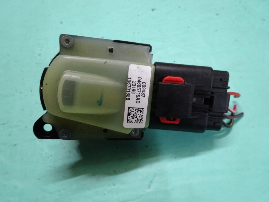 фото №1, Jeep patriot 08r колодка замка зажигания 04685719ad