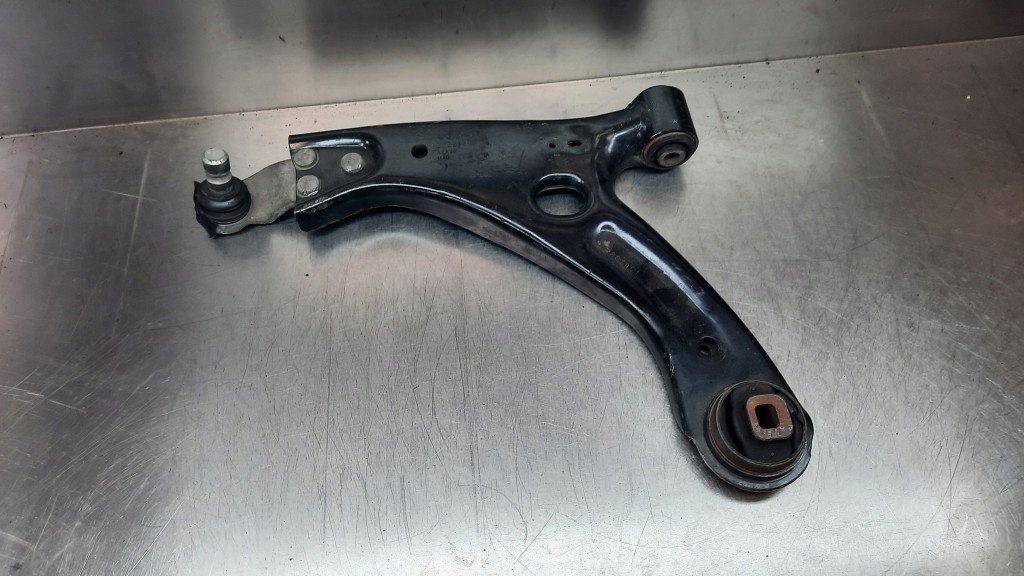 фото №1, Важіль перед лівий 32221283 volvo xc40