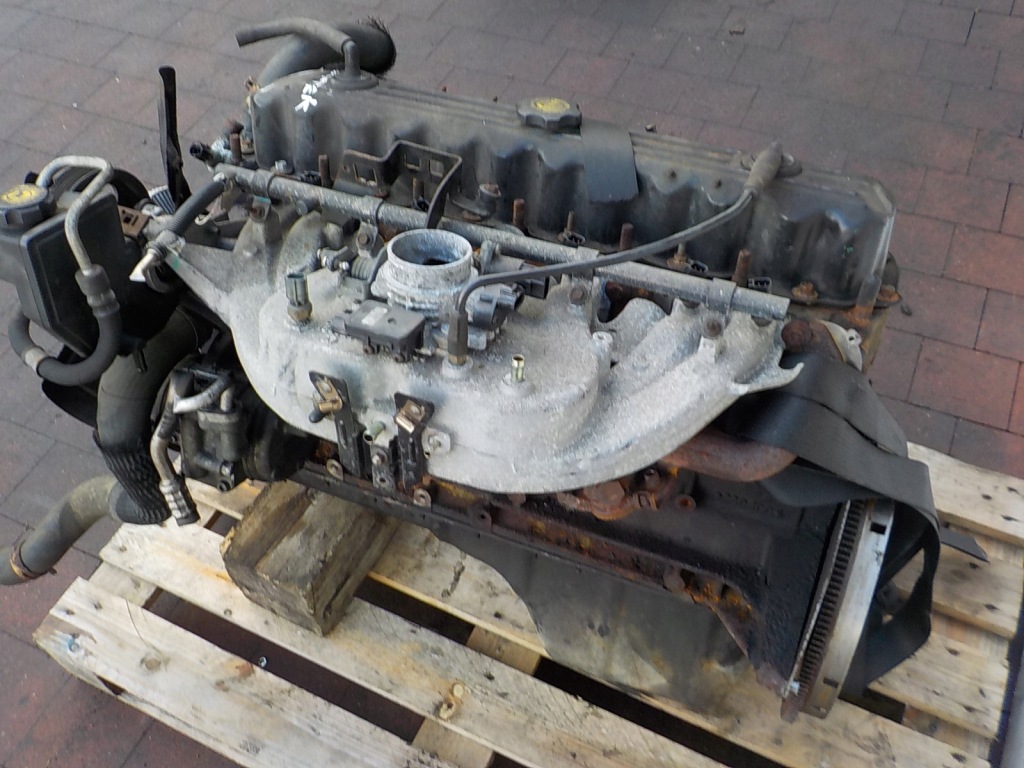 Jeep grand cherokee wj 01r 4.0 190km двигун 242cid комплектний  film Доставка