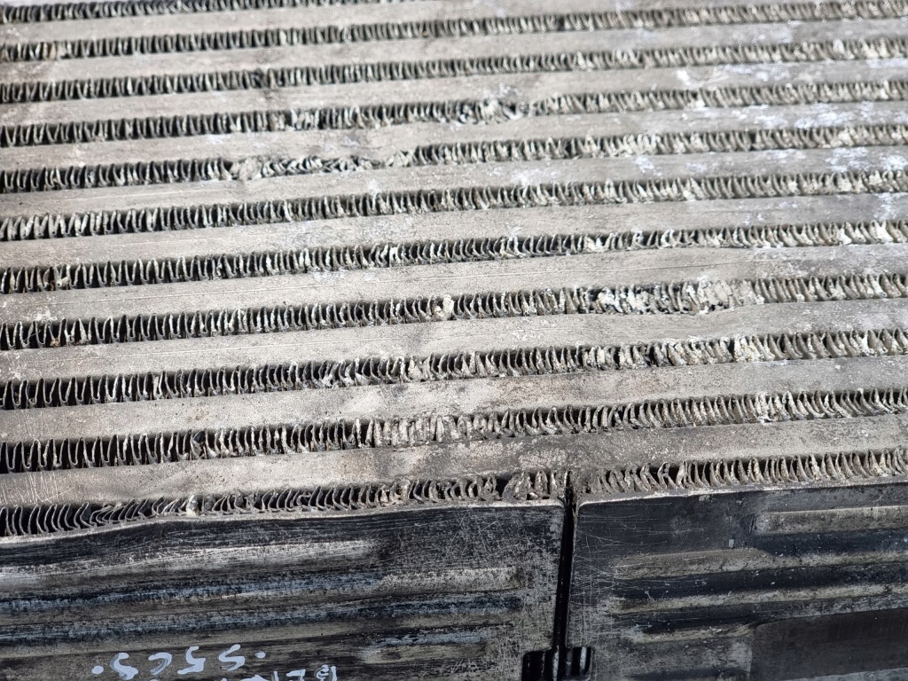 Интеркулер радиатор воздуха оригинальный номер 9645965180 citroen berlingo 1 fl 1.6 hdi в Украине