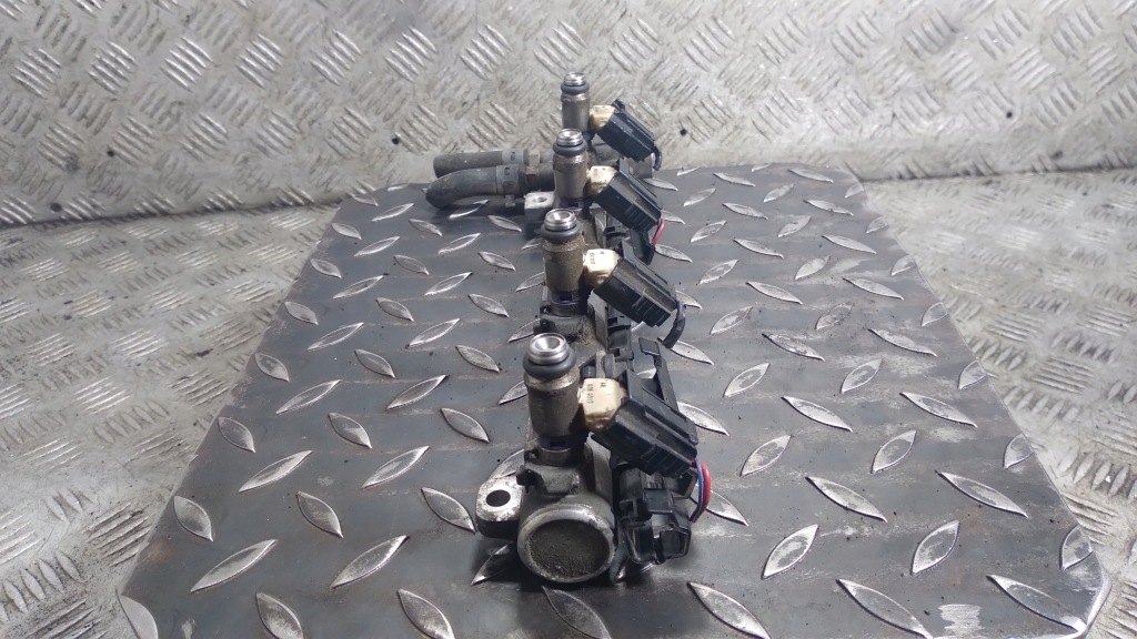 фото №8, Молдинг упорскування volkswagen golf 4 036133319al