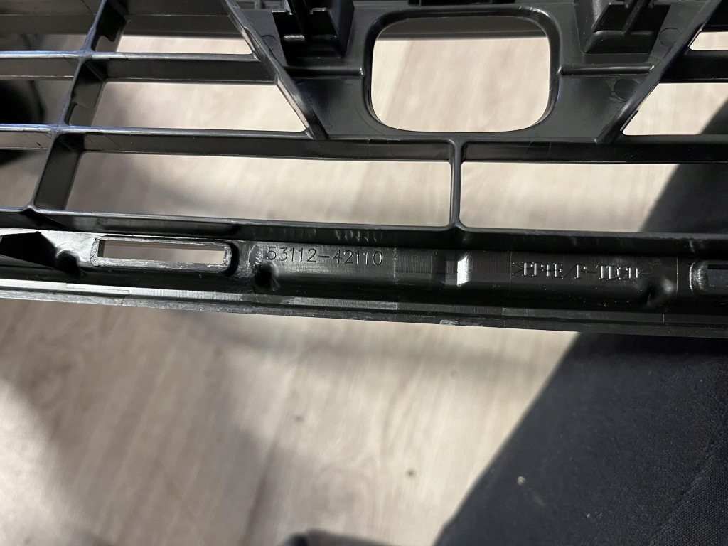 фото №9, Toyota rav4 v решітка середня бампера перед 53112-42110