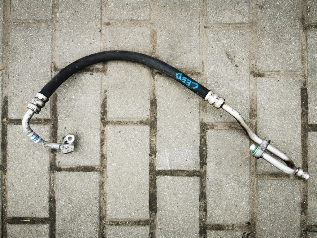 фото №1, Kia ceed i 06-12 1.4 16v шланг кондиционера