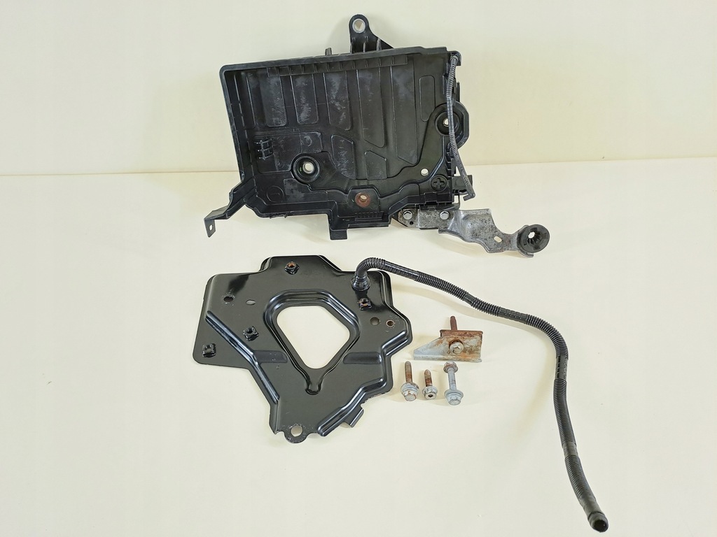 фото №1, Основание кронштейн аккумулятор 1.0 tce dacia logan iii 3 sandero 21r