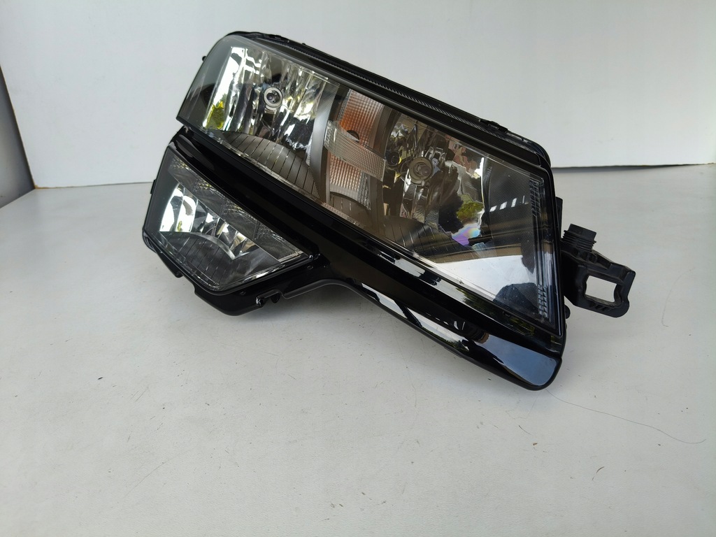 фото №1, Лампа правая фара skoda karoq 57a 17- led