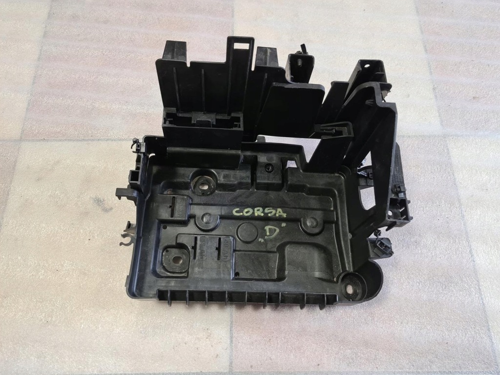 Купить Opel corsa d рестайлинг  1.2 2010-2014 год корпус основание аккумулятор 13296473