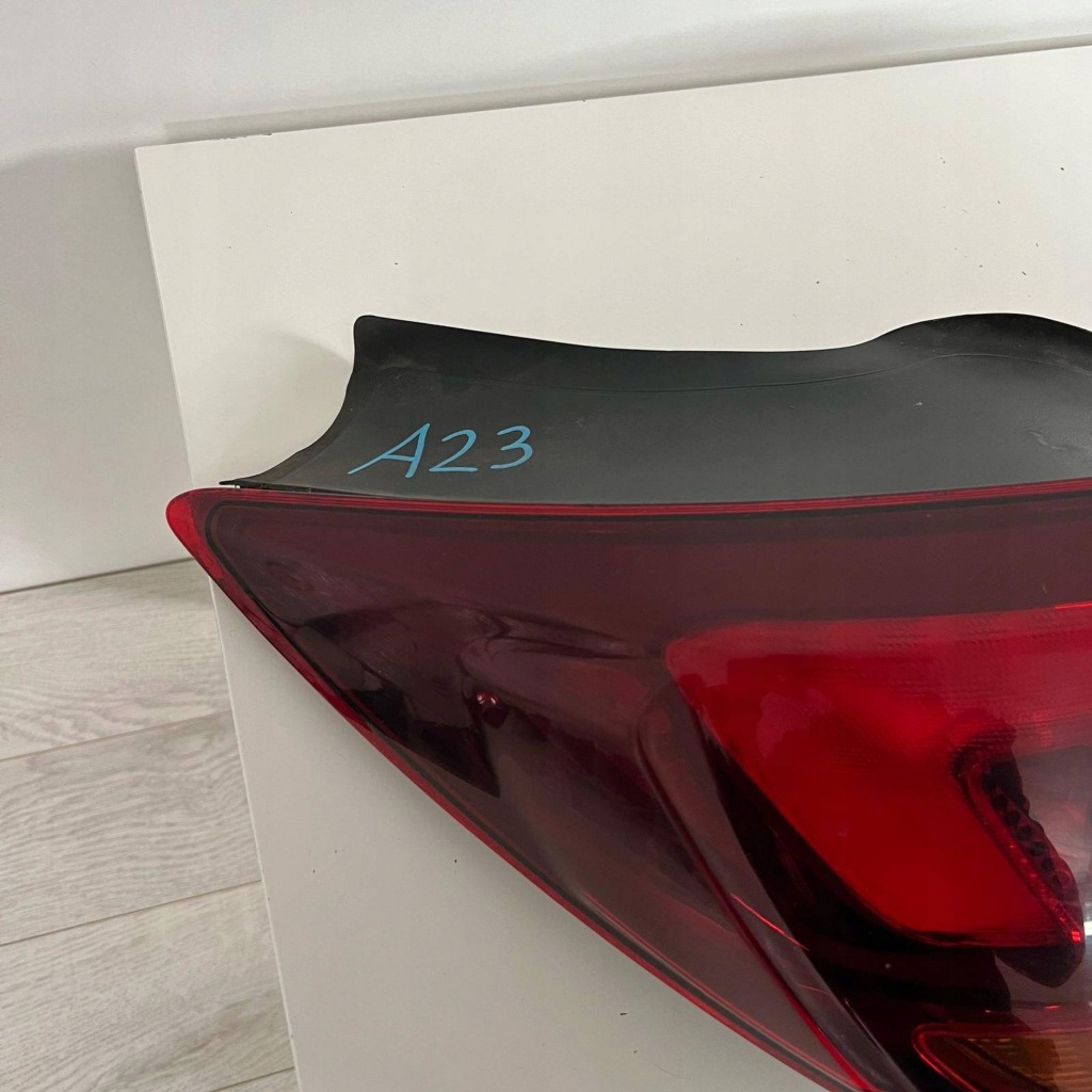 Opel insignia 1 a рестайлинг  левая фара задний  задняя 39024204 led Оригинал