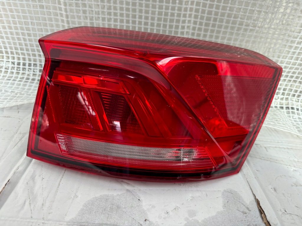 фото №1, Vw troc t-roc права задня лампа