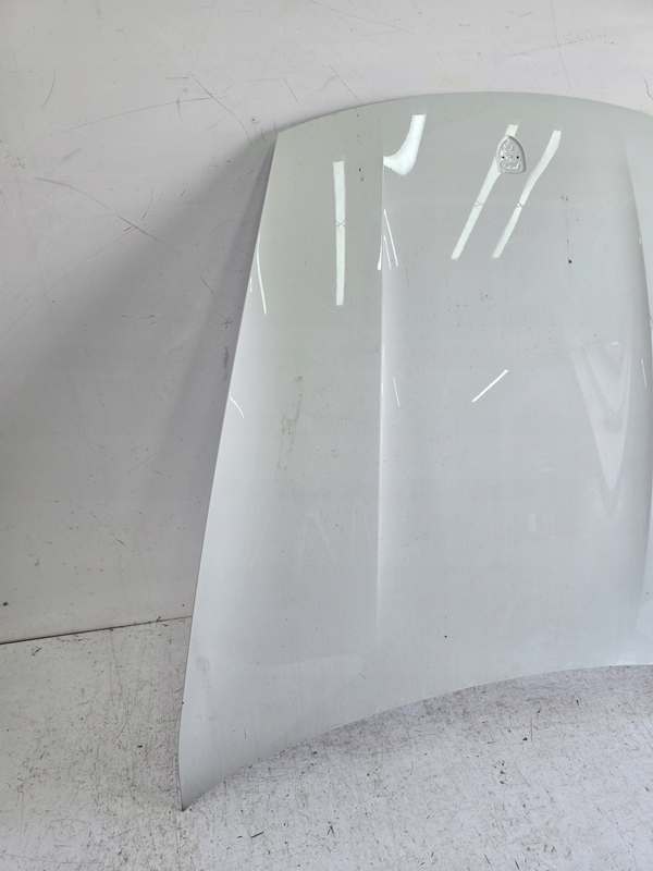 фото №3, Porsche taycan капот