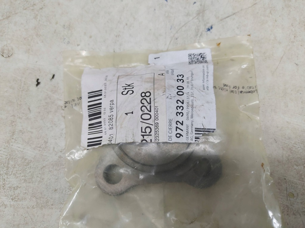 Mercedes atego 972 заглушка поворотный кулак 9723320033 Недорого