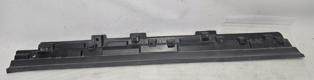 Купить Оригинальные кронштейн накладки дверь правый перед renault arkana - 801869320r