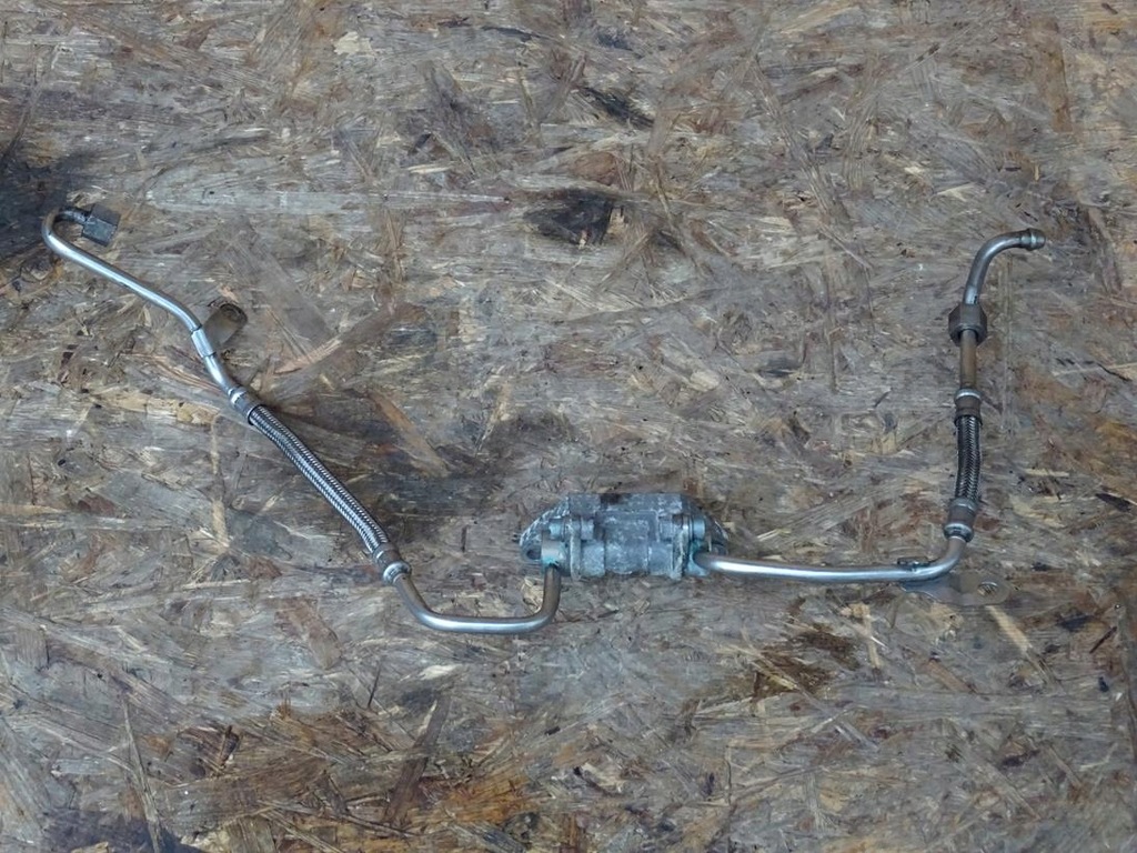 фото №1, Audi rs4 s4 b5 2.7t 2.7 biturbo розподільник трубка масляна турбонагнітача