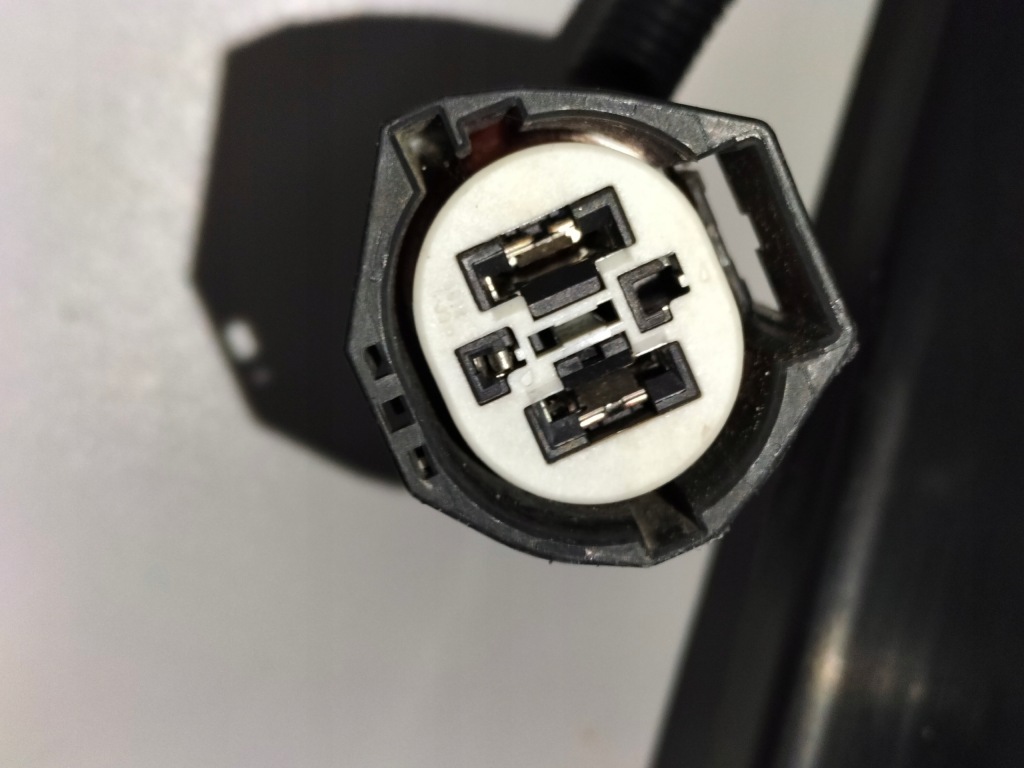 Корпус вентилятор радиатора volvo v40 2 12- 2.0d с Разборки