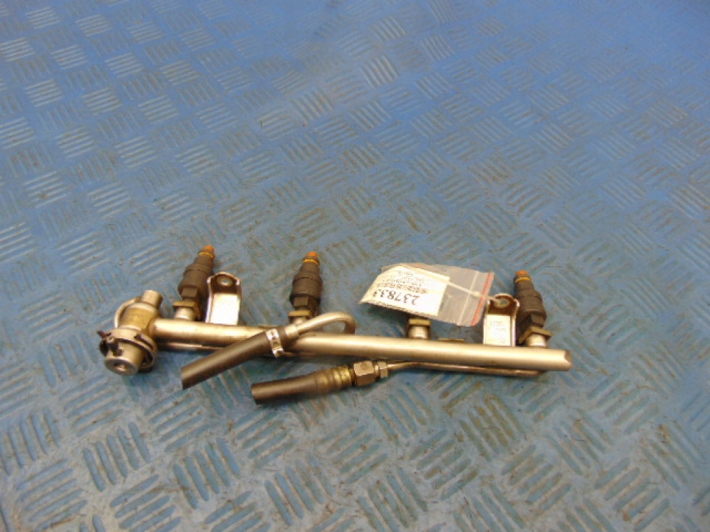 Купить Audi a4 b5 молдинг впрыскная 058133681