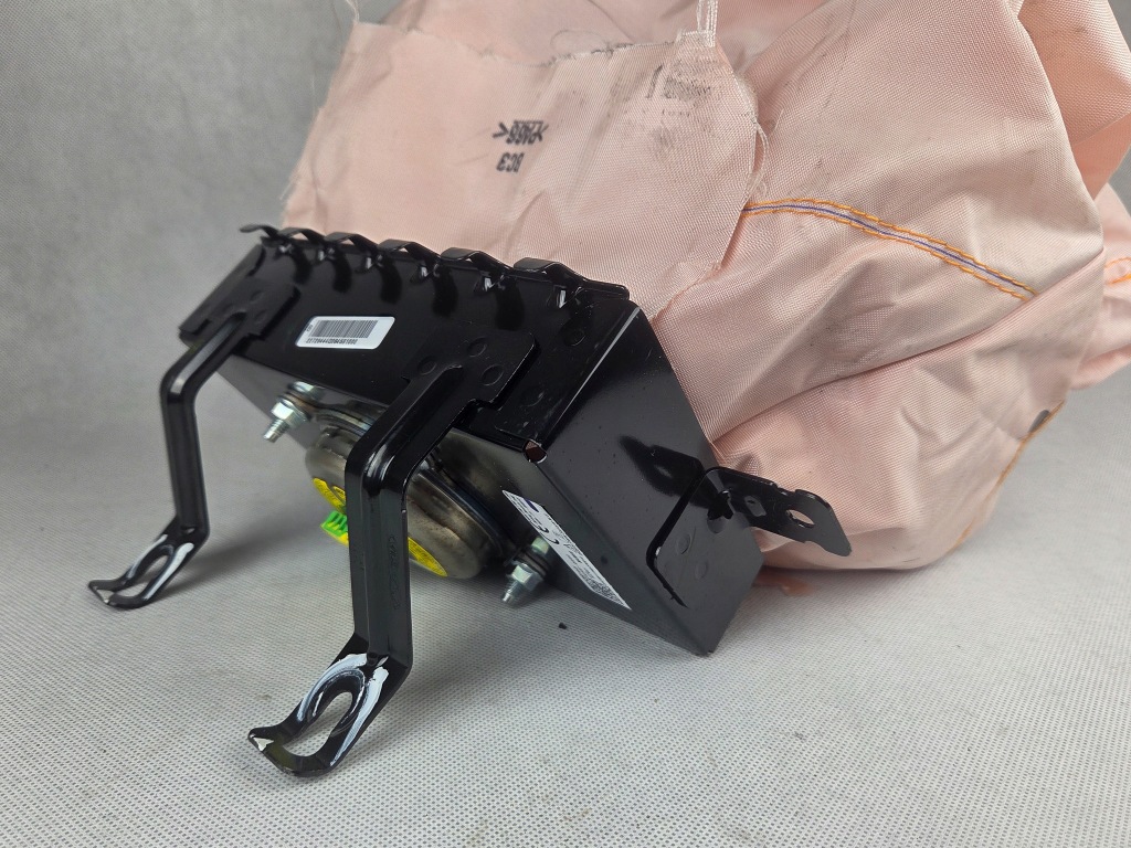 фото №16, Hyundai i20 iii 2023r консоль 4 ремни подушки безопасности сработавший