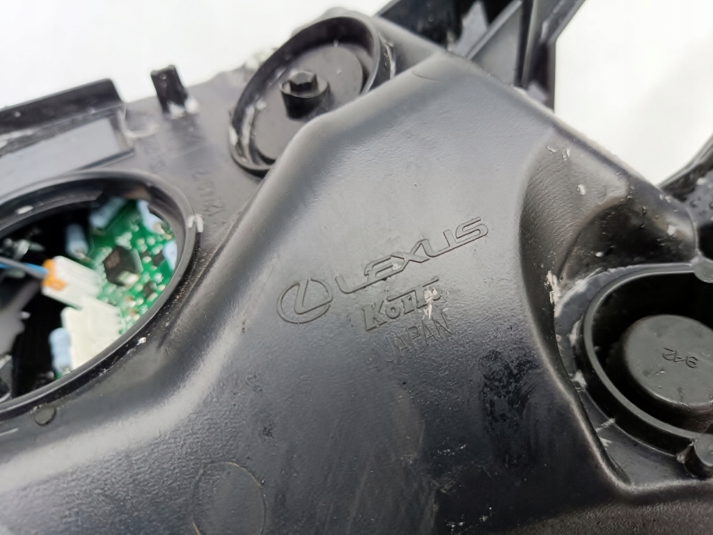 Задняя правый  фара lexus rx новый model led matrix Недорого