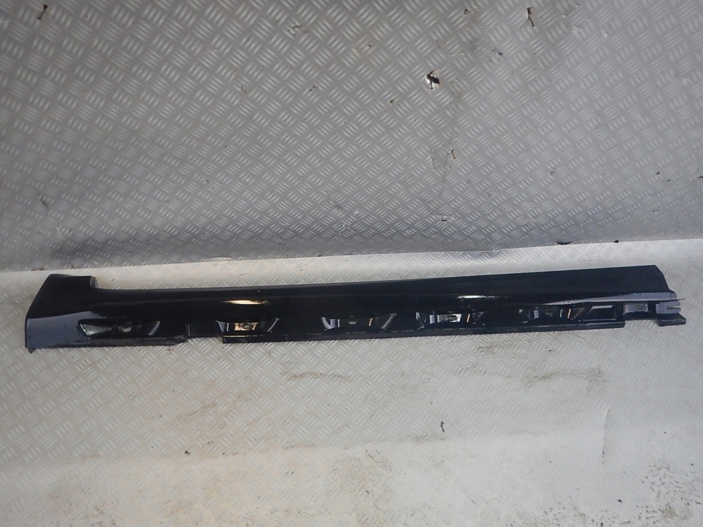 фото №2, Volvo v70 iii 07- ліва молдинг поріг